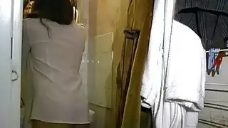 مفلس امرأة سمراء خطوة الأم يعطي الرأس إلى قضيب كبير