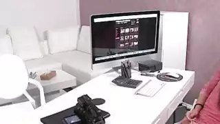 يمسح وكيل المرأة ضئيلة ومارس الجنس