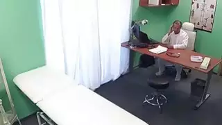 الملاعين قرنية الملاعين في جميع أنحاء المكتب