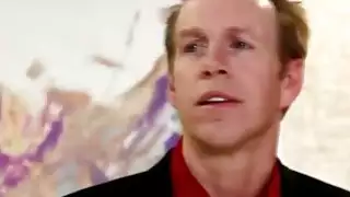 رئيس الآسيوي لديه أوهام شقية مع موظف جديد