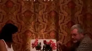 مذهلة كبير الثدي كوغار يغوي زوجة ابنة صديقها