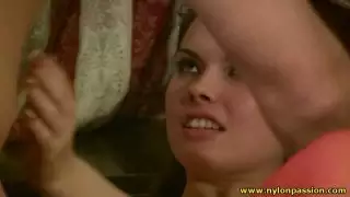 يحصل المتأنق الدهون فرصة لتلميع كس من وقحة شره إيدا