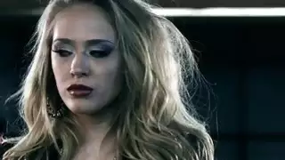 كبير الثدي Kagney Linn Karter يحصل على لها الشرجي penetration