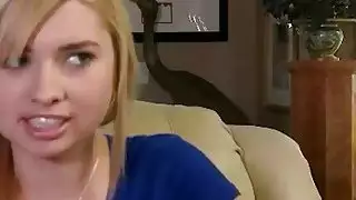ينضج كبيرة ناضجة وجميلة في سن المراهقة الثلاثي الدورة سيئة