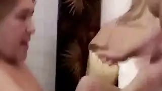 الجدات بصورة عاهرة لعق و الهرات بالإصبع