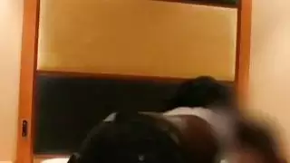 رهيبة وقحة الأبنوس ركوب الديك الأبيض ضخمة