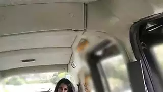 هواة ركاب يحصل لها twat الجوفاء و facialed من قبل السائق