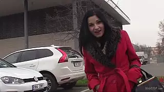 فقط لمدة دقيقة