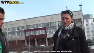 فرخ الهواة امرأة سمراء هي دائما جاهزة لاللعنة الثابت
