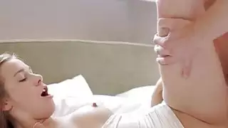 جمال سحر الرجل مع ركوب رمح لها