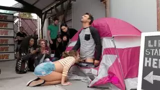 19yo جيا ديرتزا هو مص الديك الثابت اليكس ليجند