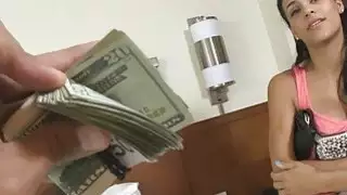 لذيذ اتينا في سن المراهقة هواة ممارسة الجنس على كام ل 2000 دولار