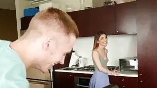 ذا Bitch Cant Reach من بطولة Kirsten Scott