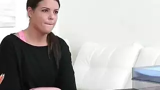 حصلت يمسح فاتنة الهواة المدبوغة في الصب
