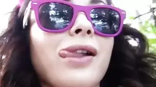 الحقيقية امرأة سمراء الهواة Eurobabe مسمر في الغابة مقابل المال