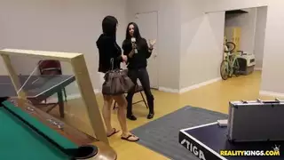 الطاولة البشرية