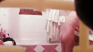 أمي متستر صورت في الحمام