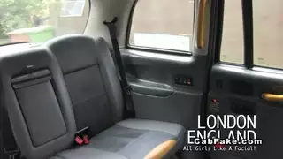 خبطت الهواة موشوم في سيارة أجرة وهمية معروفة