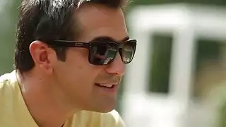 رجل قرنية يلعق المهبل فاتنة شقراء الساخنة بشكل صحيح ويحصل على اللسان لطيفة