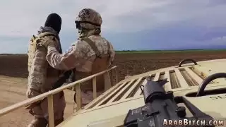 فتاة عشوائية اللسان في الحفل في سن المراهقة استمناء الثلاثون الغنائم
