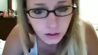 الشقراء الساخنة وامرأة سمراء إغاظة