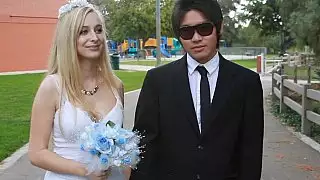 بري titted الطبيعية