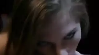 سيدني كول يحصل على كس الرمح بعد إعطاء اللسان الكبير