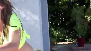 خنثى فاتنة أنيا وكيمى قصف في الهواء الطلق