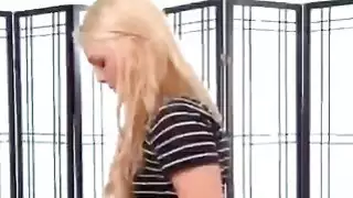 Kiera massages chloes ضيق كس مع الديك وهمية كبيرة