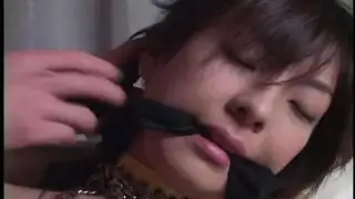يحصل مدغدغ كس جديد من فاتنة اليابانية ميو ساكيتا مع ألعاب جنسية