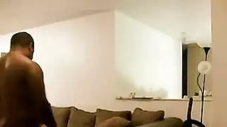 رجل أسود كبير الملاعين له فرنك غيني
