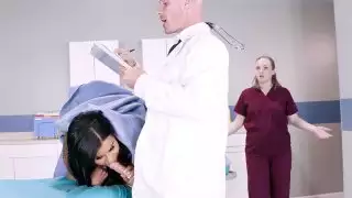 المريض ماري جان هو مص دجاجة كبيرة