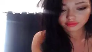 نموذج لذيذ هو الرقص عارية