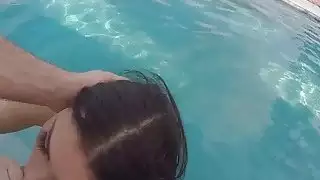 تجمع حزب مع الفتيات نصف عارية