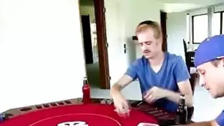 Pervs wins a brunette hotties pussy في لعبة البوكر المباراة