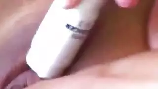 مفلس كتكوت تريكسي كاس يحصل على كس محشو بواسطة كوك