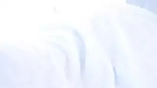 امرأة سمراء لطيف فاتنة يحب أن يحرث على طاولة التدليك