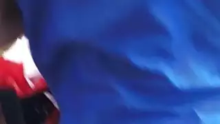 استمتع اثنين من besties جنسي الجنس رباعية قرنية على الأريكة