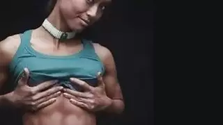 تناسب الجمال مع العضلات مثير!