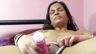 نعومي شاه هو سخيف بوسها الهندي الحلو