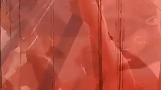 الفتيات الساخنة شنق مزلق والتزلج على الجليد في حين أنهم عراة