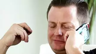 مديرا جاف إذا كنت تعرف ما أقصد؟ هذا بلوندي يحب الحنجرة العميقة.