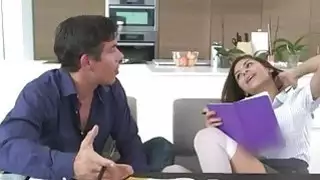 جذاب امرأة سمراء في سن المراهقة فتاة Nina North banged بواسطة كبير شاق قضيب