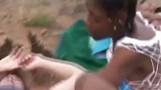 زوجان أفريقيان حقيقيان في فضيحة سفاري رباعية الديك مبادلة
