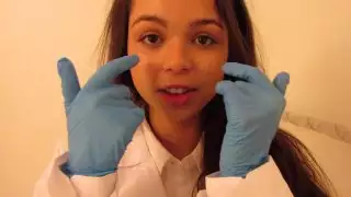 طبيب ASMR في الزي الرسمي سوف يجعلك هادئا وقرنيا