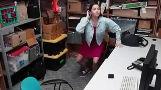 ضباط LP الديك الكبير تمتص الحلق العميق من Karlee Gray