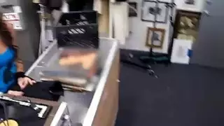 قصفت فاتنة مفلس من قبل حارس رهينة سيئة