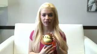 قرنية جيدا فاتنة شقراء مخبأ تبين لها مهارات مص الديك