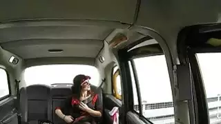 سقطت وقحة في اللباس الأحمق الهوى بجد من قبل سائق سيارة أجرة