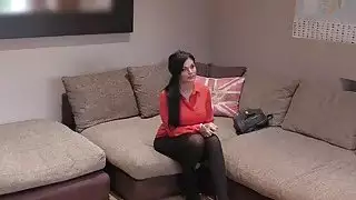 مفلس في جوارب مهبل خبطت في المكتب